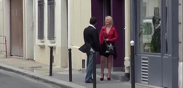 Marion remplace une actrice et se fait enculer [Full Video]